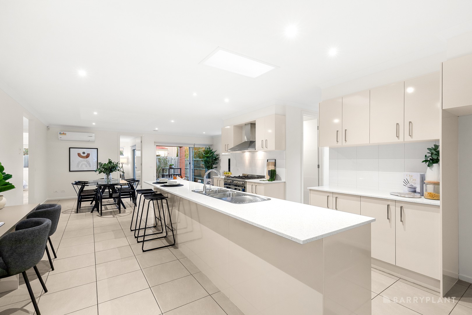 6 Solitude Crescent, Point Cook, VIC 3030, Point Cook - Thumbnail 6
