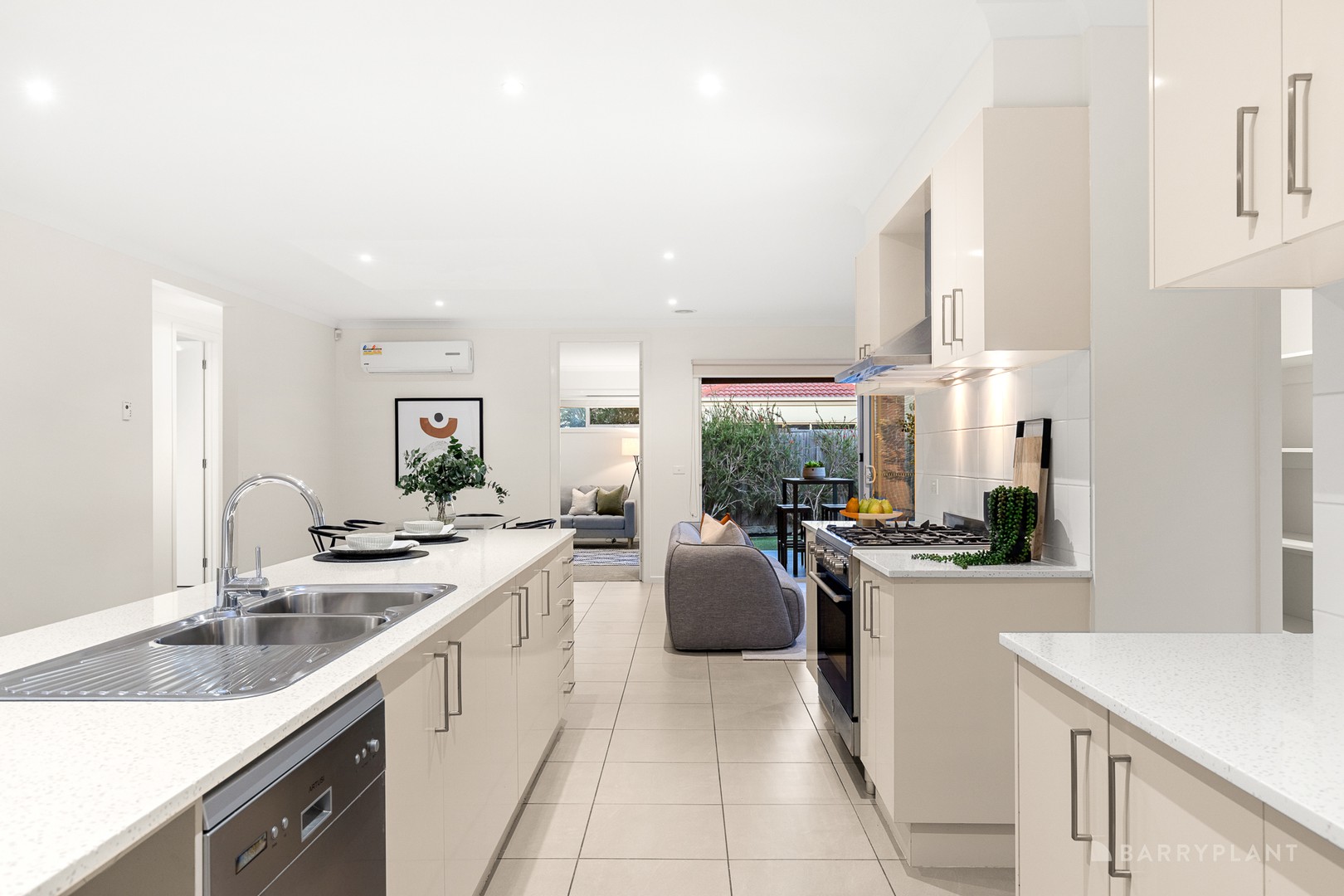 6 Solitude Crescent, Point Cook, VIC 3030, Point Cook - Thumbnail 8