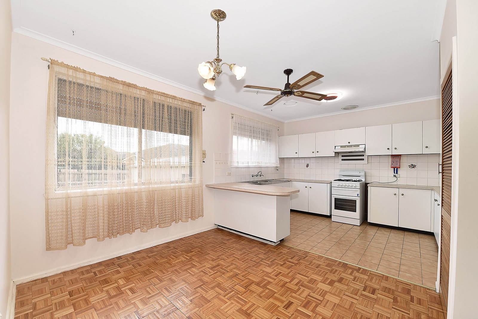 6 St Agnes Court, Avondale Heights, VIC 3034, Avondale Heights - Thumbnail 2