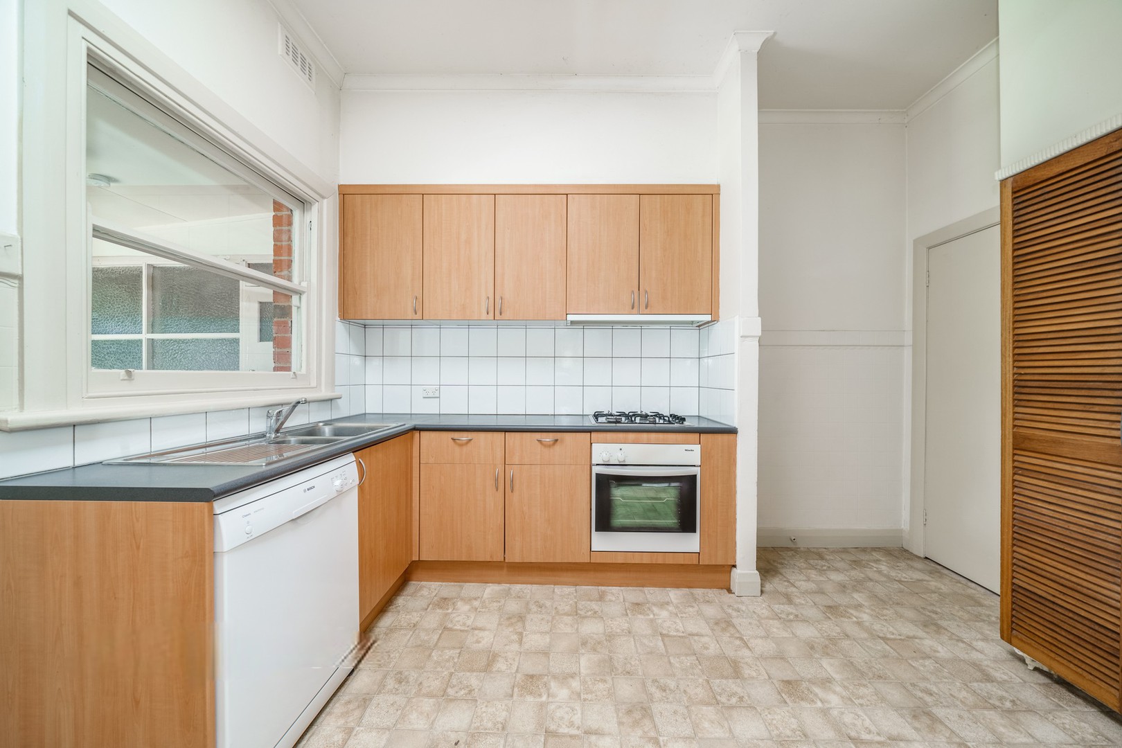 6 Standard Avenue, Box Hill, VIC 3128, Box Hill - Thumbnail 4