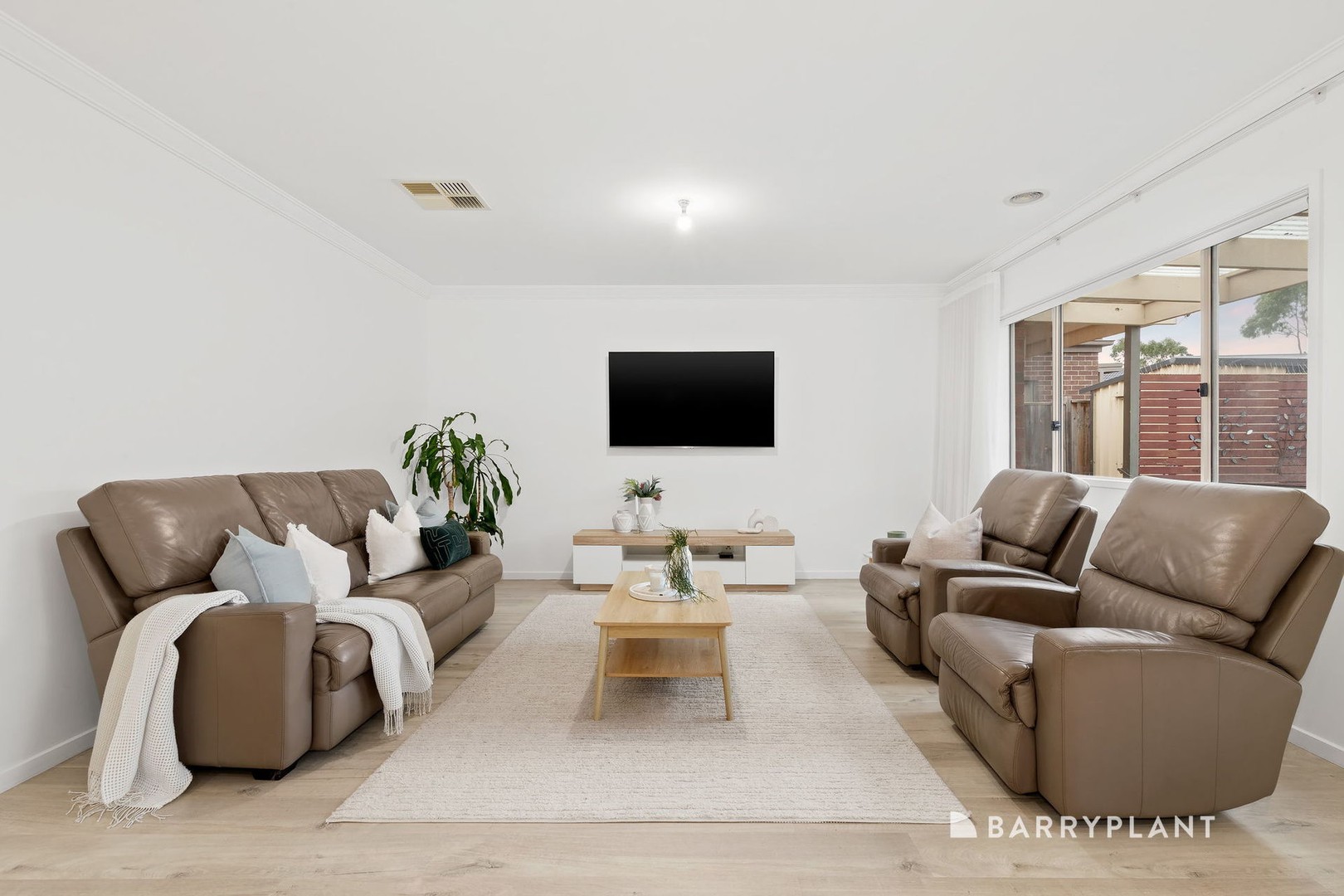 6 Stardust Way, Wollert, VIC 3750 - Thumbnail 2 - 22/07/2026