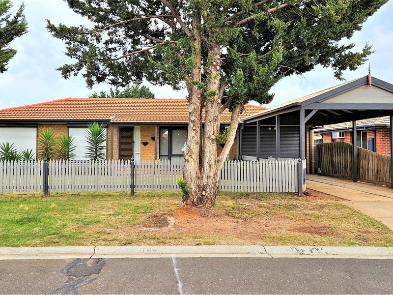 6 Strachan Place, Melton South, VIC 3338 - Image - 24/07/2026
