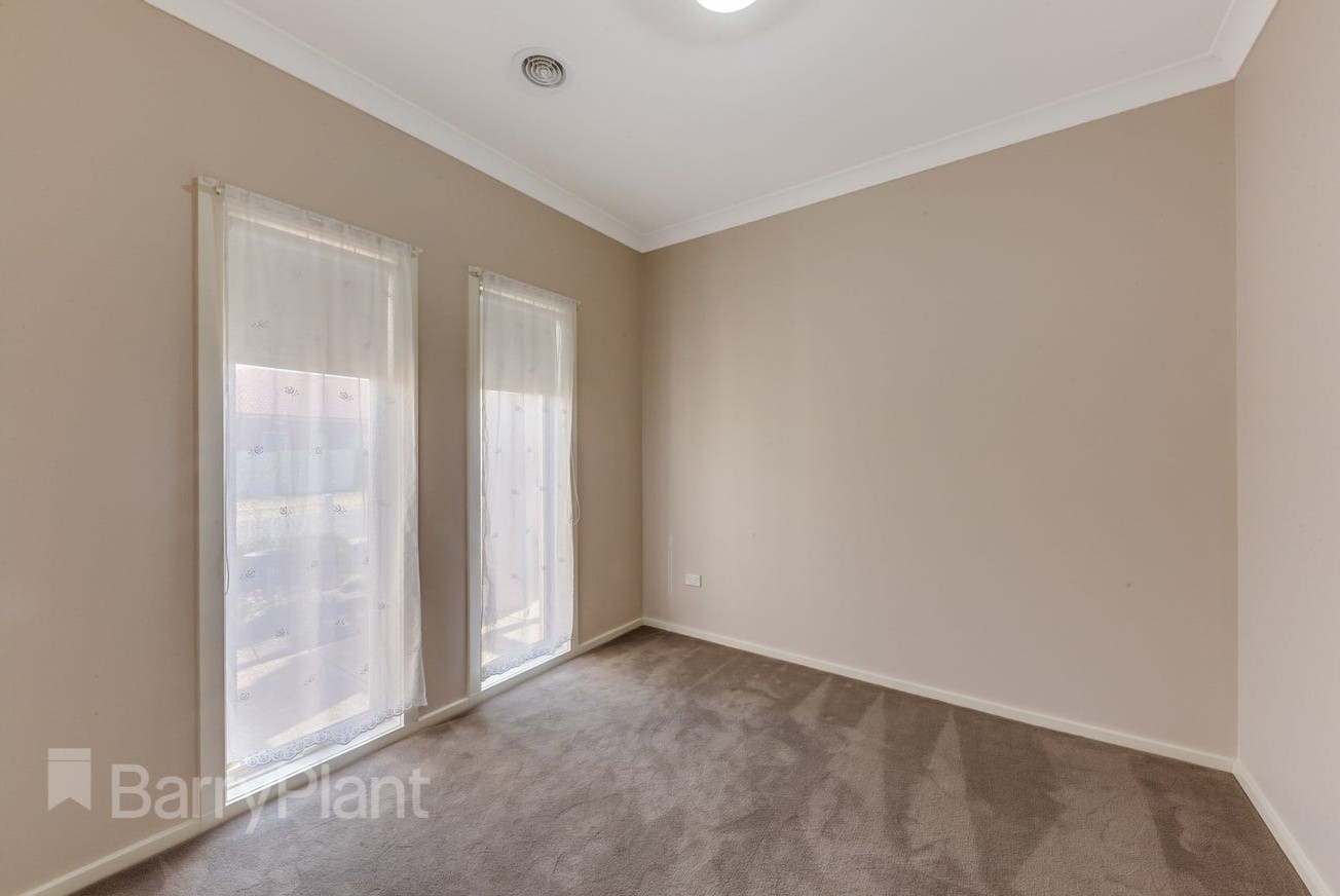 6 Studley Park Way, Caroline Springs, VIC 3023, Caroline Springs - Thumbnail 8