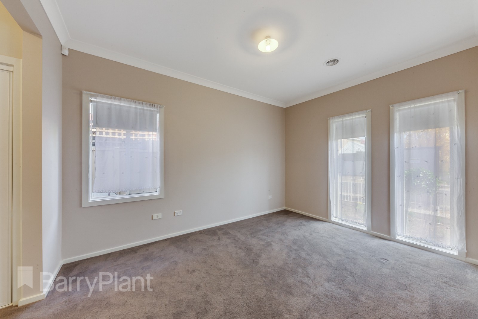 6 Studley ParkwayCaroline Springs, VIC 3023  - Leased, Caroline Springs - Thumbnail 8