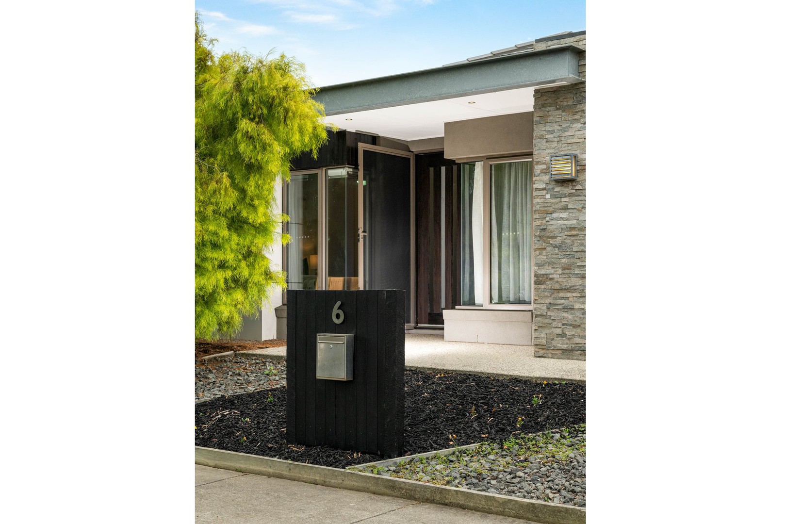 6 Summerbreeze Way, Armstrong Creek, VIC 3217 - Thumbnail 2 - 23/10/2026