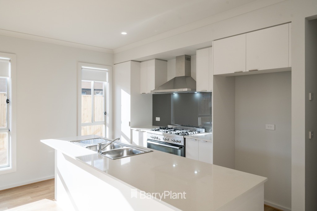 6 Sunrise Crescent, St Leonards, VIC 3223, St Leonards - Thumbnail 2