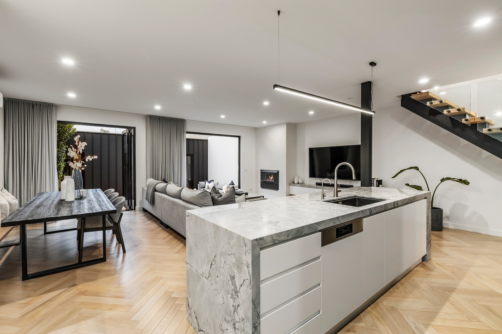 6 Swan Street, Caroline Springs, VIC 3023, Caroline Springs - Thumbnail 5