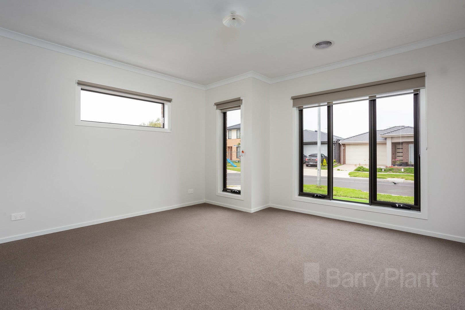 6 Tamworth Grove, Point Cook, VIC 3030, Point Cook - Thumbnail 3