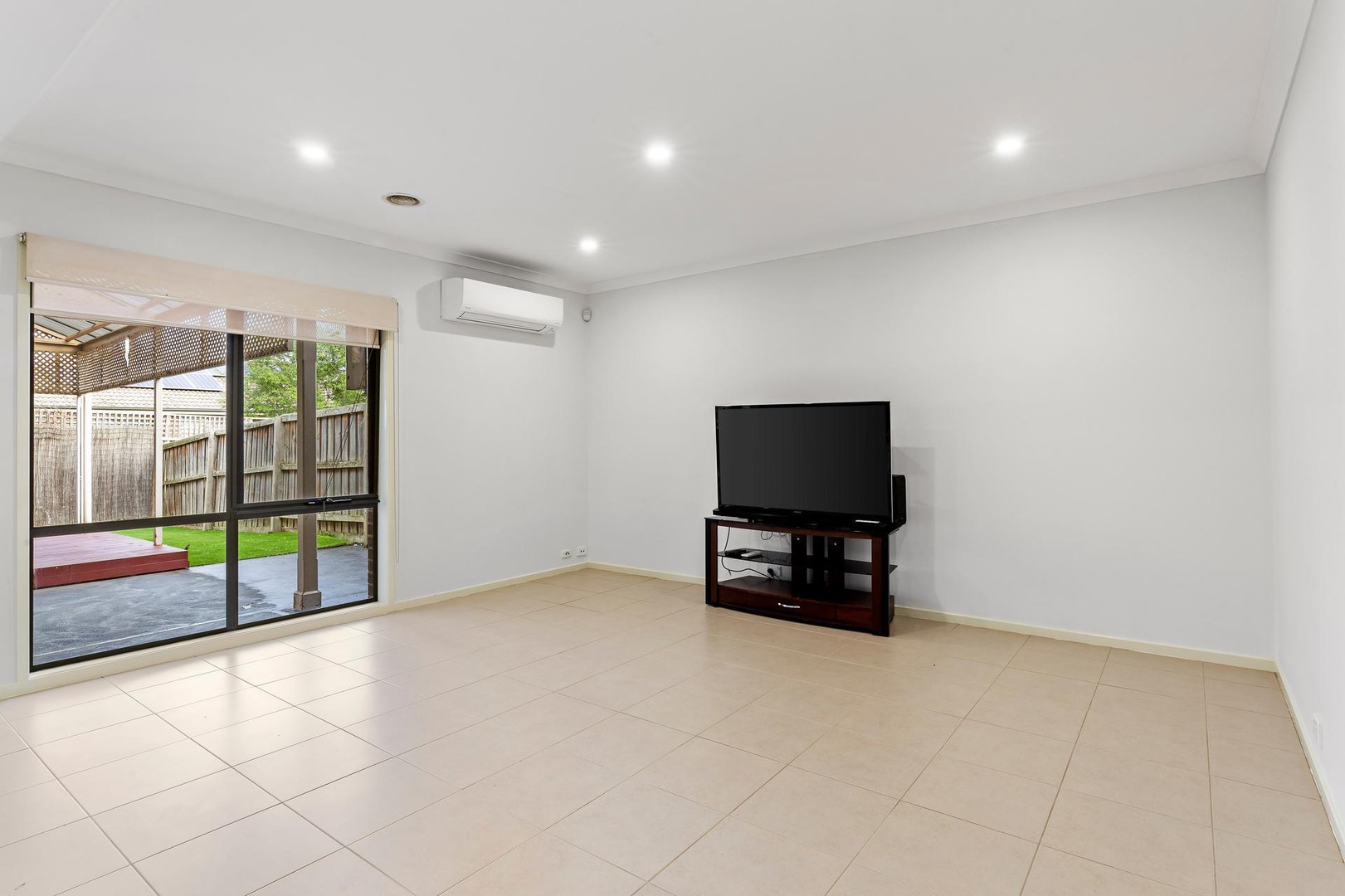 6 Taupo Court, South Morang, VIC 3752 - Thumbnail 2 - 03/11/2025