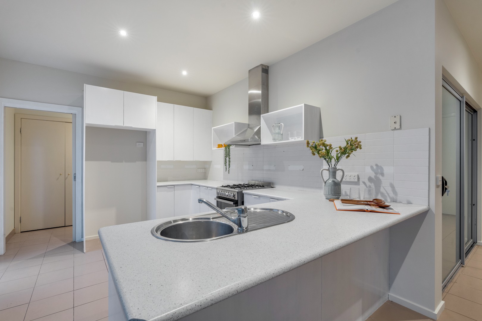 6 Thirlestane Place, Craigieburn, VIC 3064, Craigieburn - Thumbnail 3