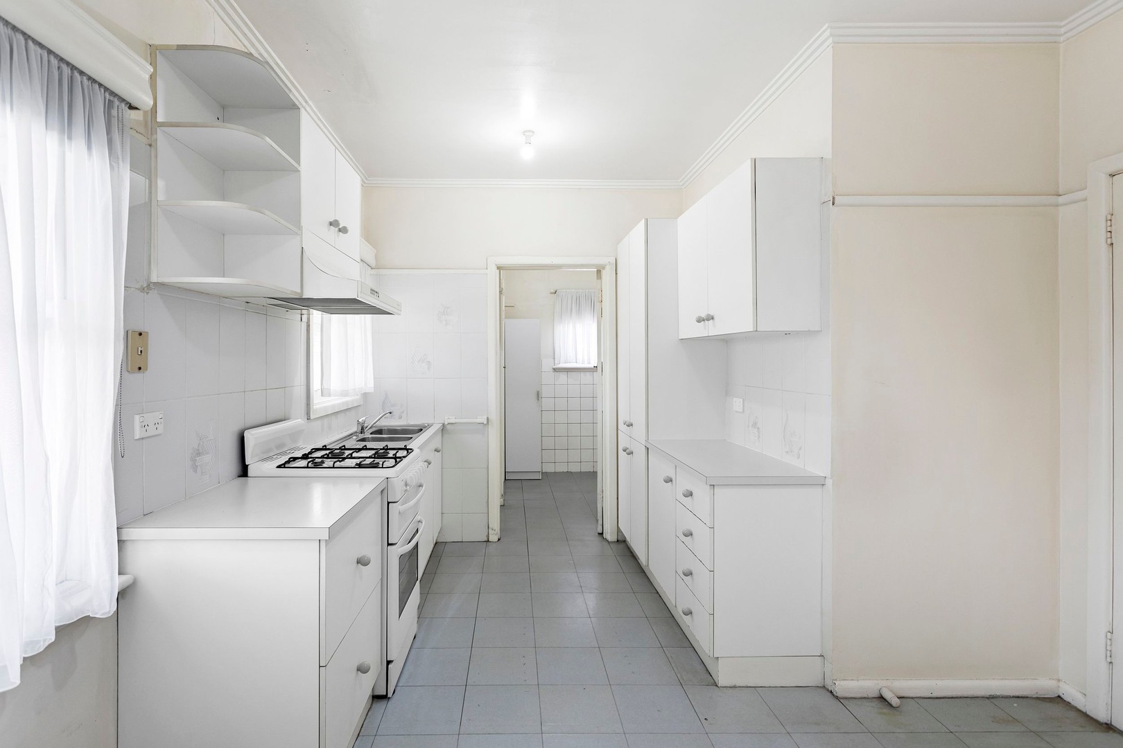 6 Thomas Street, Airport West, VIC 3042, Airport West - Thumbnail 4