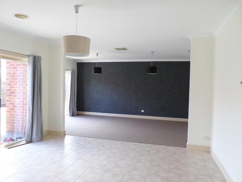 6 Thomasz Place, Kurunjang, VIC 3337 - Thumbnail 2 - 28/08/2026