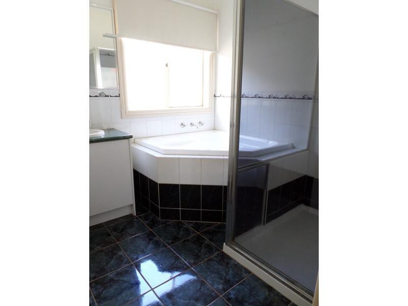 6 Thomasz Place, Kurunjang, VIC 3337, Kurunjang - Thumbnail 7