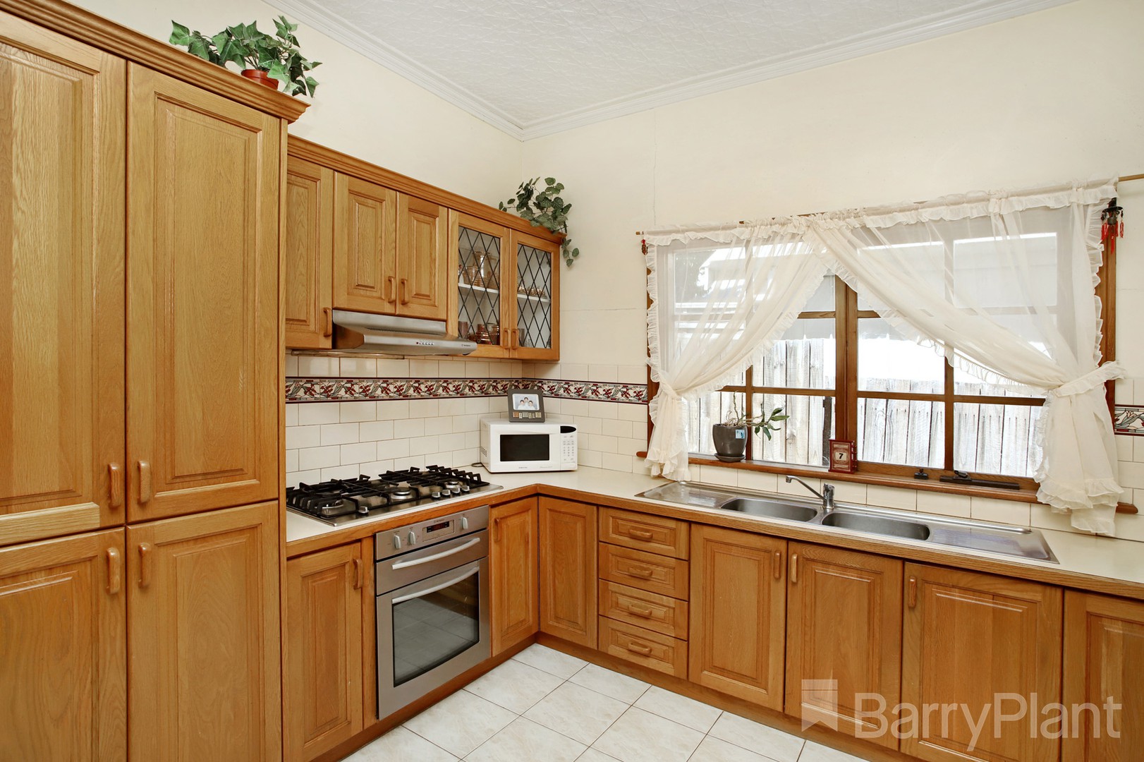 6 Thomson Street, Sunshine, VIC 3020, Sunshine - Thumbnail 2