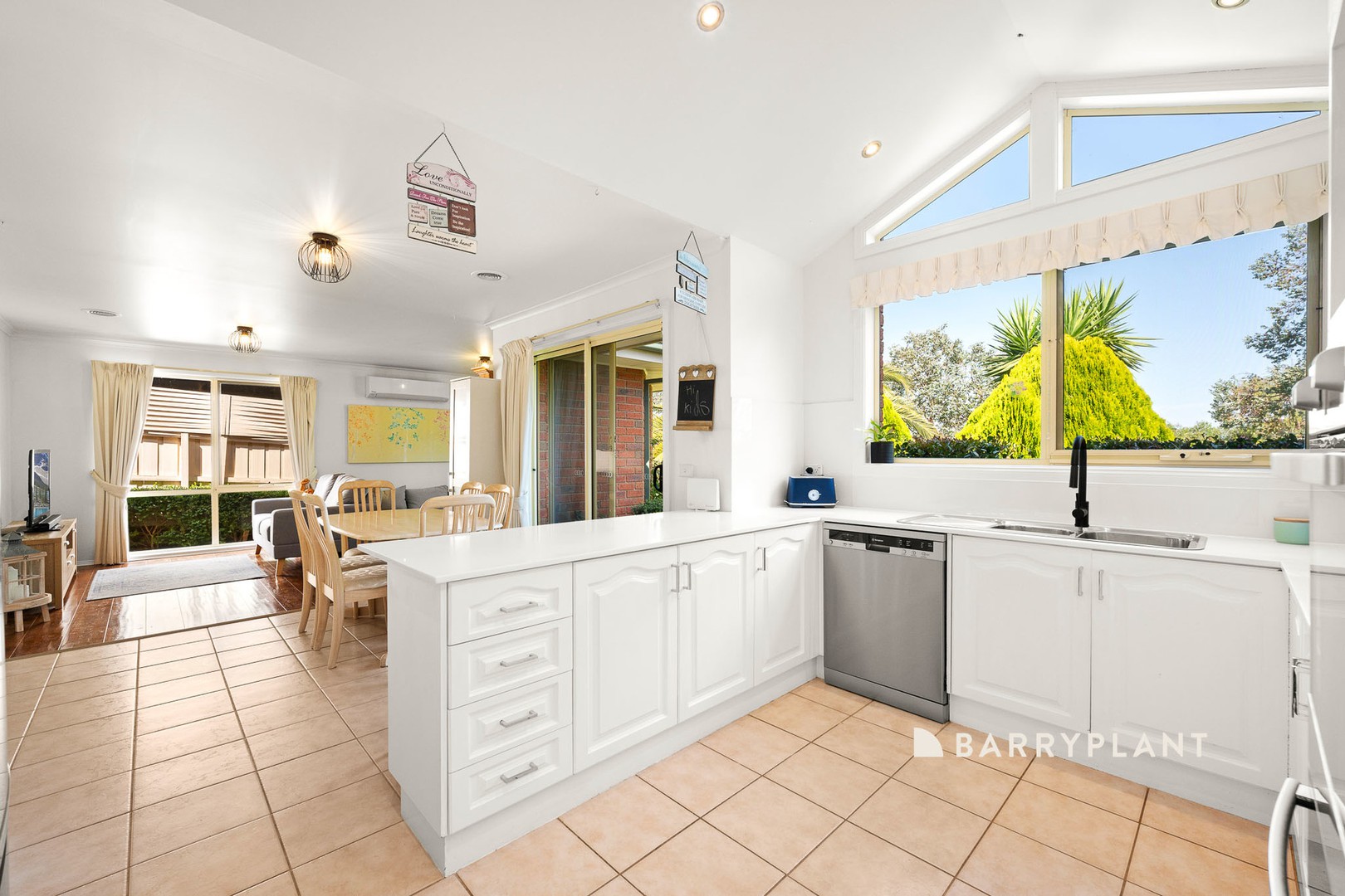 6 Tonia Court, Pakenham, VIC 3810, Pakenham - Thumbnail 7