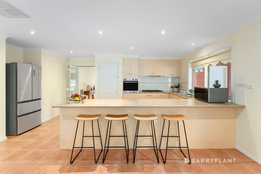 6 Ultimo Place, South Morang, VIC 3752, South Morang - Thumbnail 3