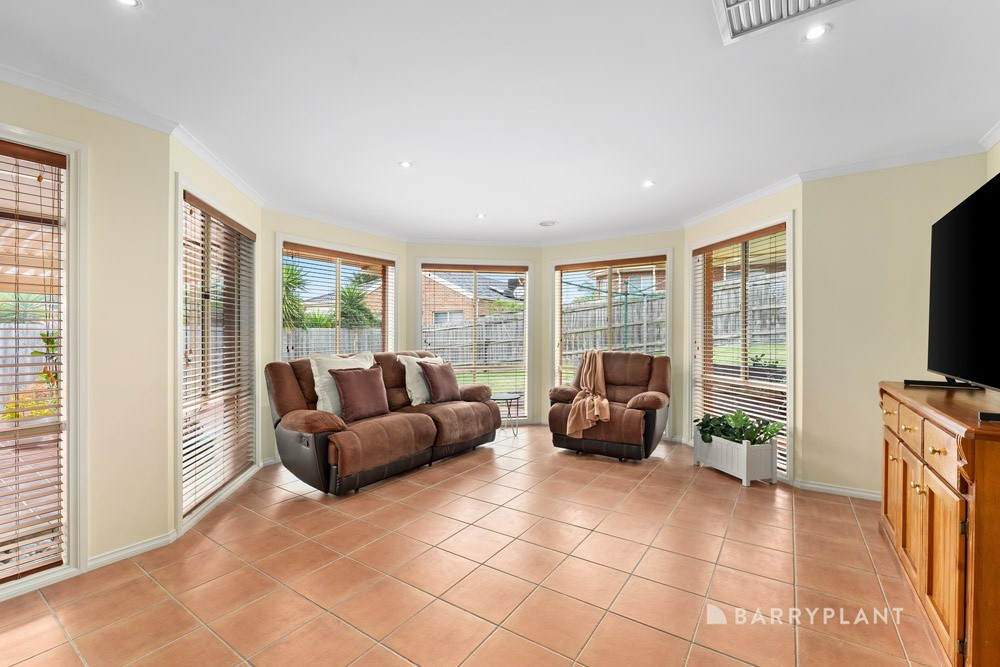 6 Ultimo Place, South Morang, VIC 3752, South Morang - Thumbnail 5
