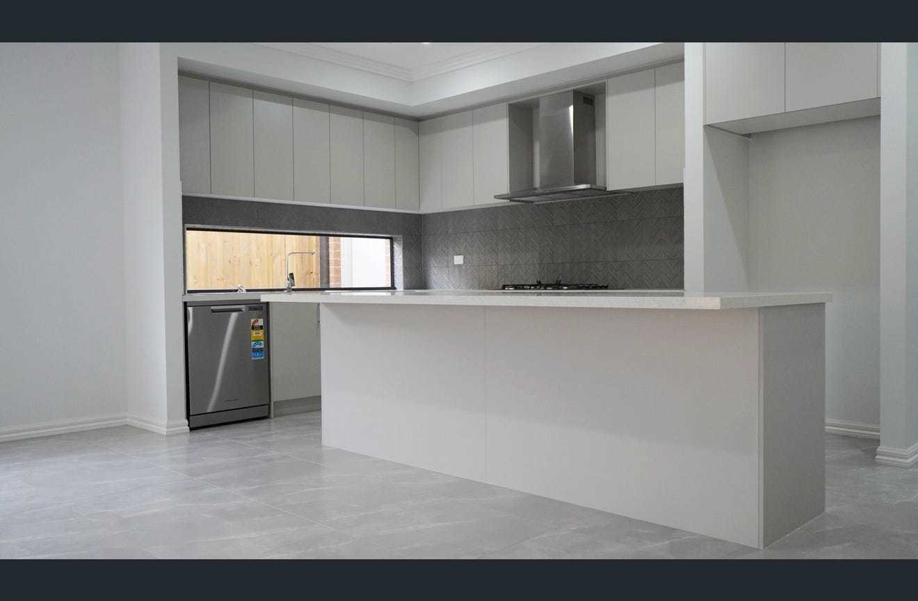 6 Verdant Drive, Donnybrook, VIC 3064 - Thumbnail 2 - 22/10/2025