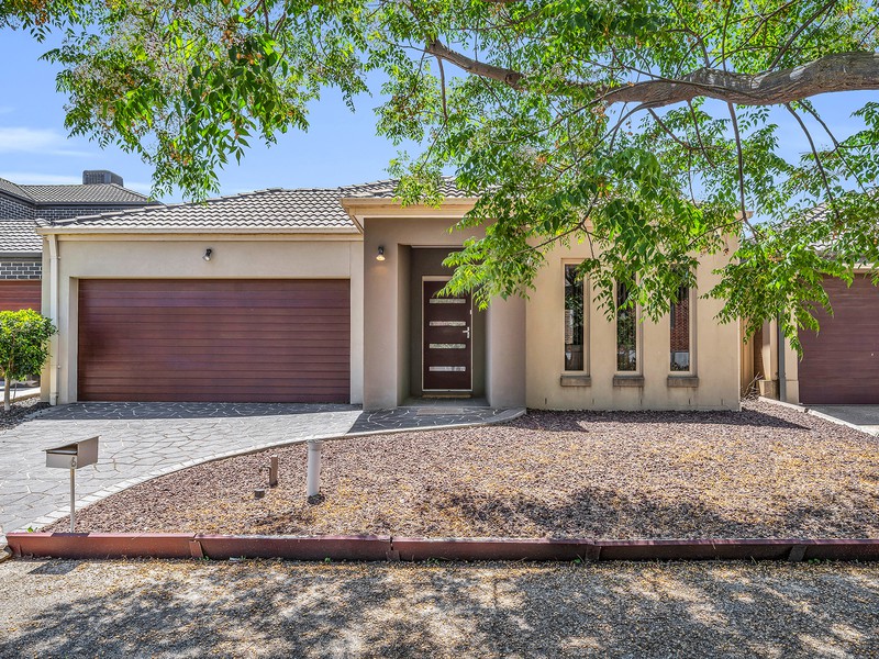 6 Warner Way, Caroline Springs, VIC 3023 - Image - 27/11/2025