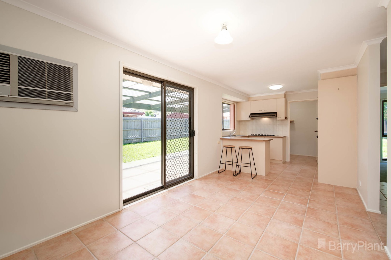 6 Warwickshire Court, Narre Warren, VIC 3805, Narre Warren - Thumbnail 3