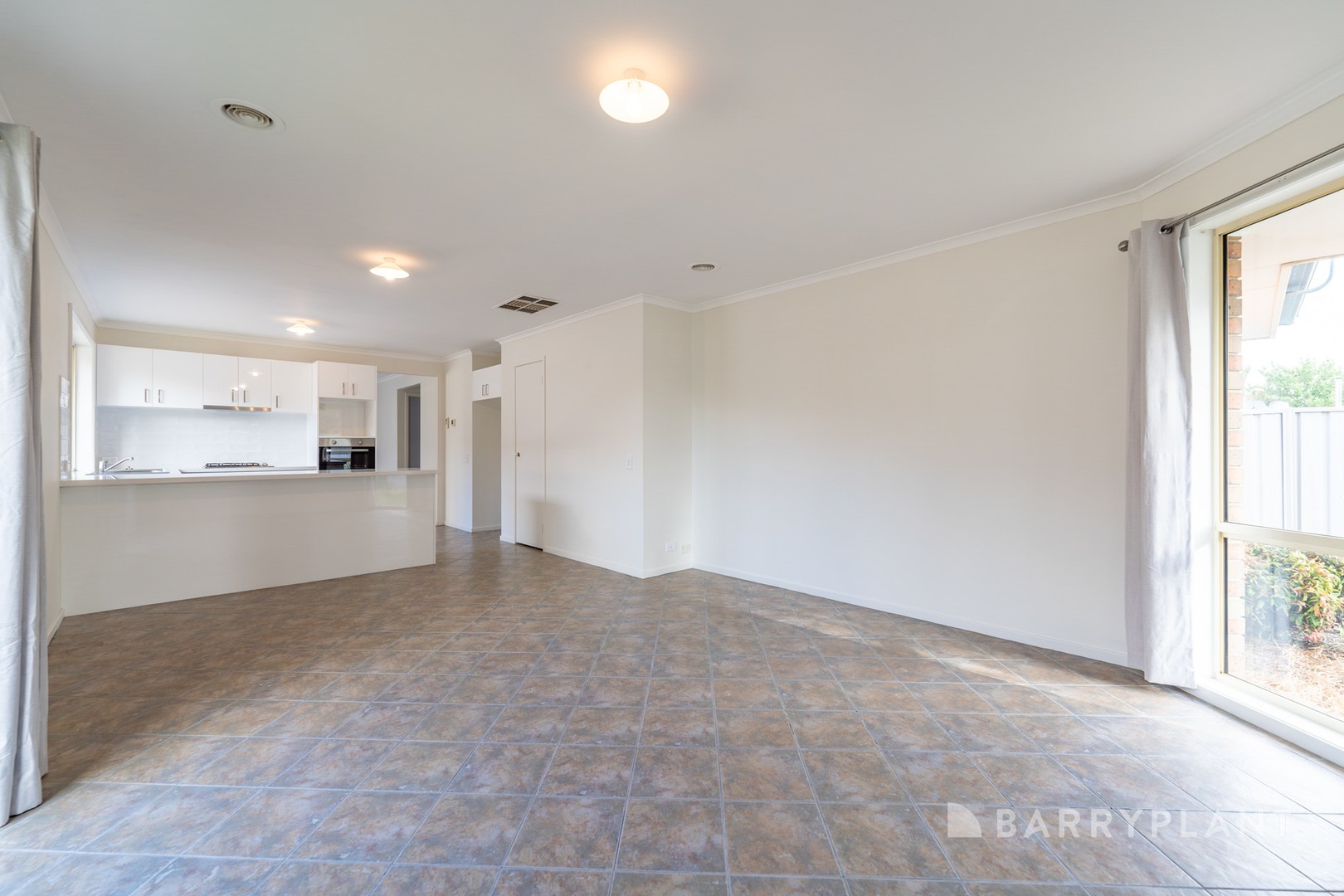 6 Waterford Avenue, Craigieburn, VIC 3064 - Thumbnail 2 - 10/11/2025