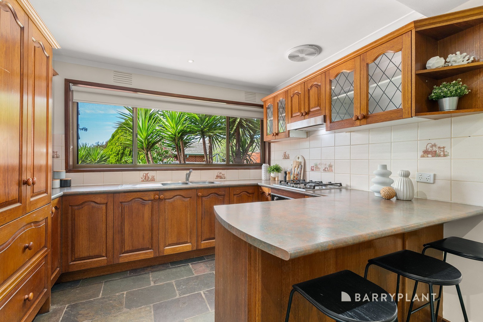 6 Wenden Road, Mill Park, VIC 3082, Mill Park - Thumbnail 3