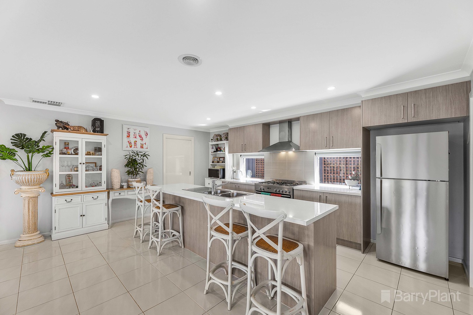 6 Wendy Mews, Chirnside Park, VIC 3116, Chirnside Park - Thumbnail 4