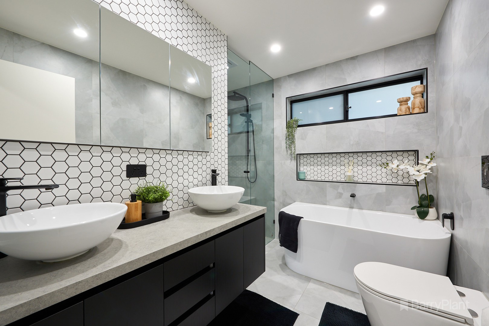 6 Whitehaven Crescent, Noble Park North, VIC 3174, Noble Park North - Thumbnail 4
