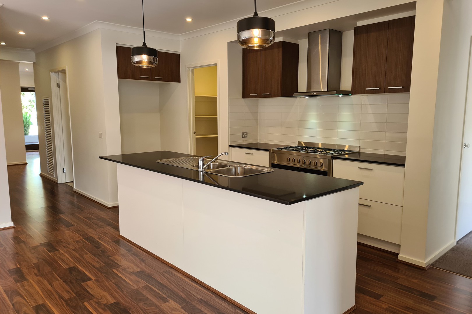 6 Whitfield Crescent, Craigieburn, VIC 3064, Craigieburn - Thumbnail 3