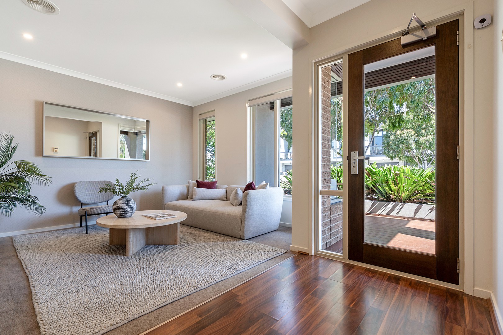 6 Whitfield Crescent, Craigieburn, VIC 3064 - Thumbnail 2 - 17/11/2025