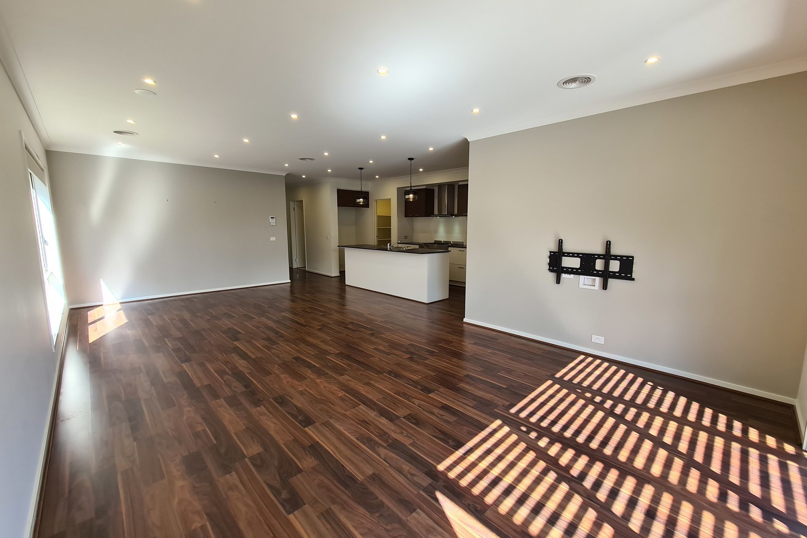 6 Whitfield Crescent, Craigieburn, VIC 3064, Craigieburn - Thumbnail 4