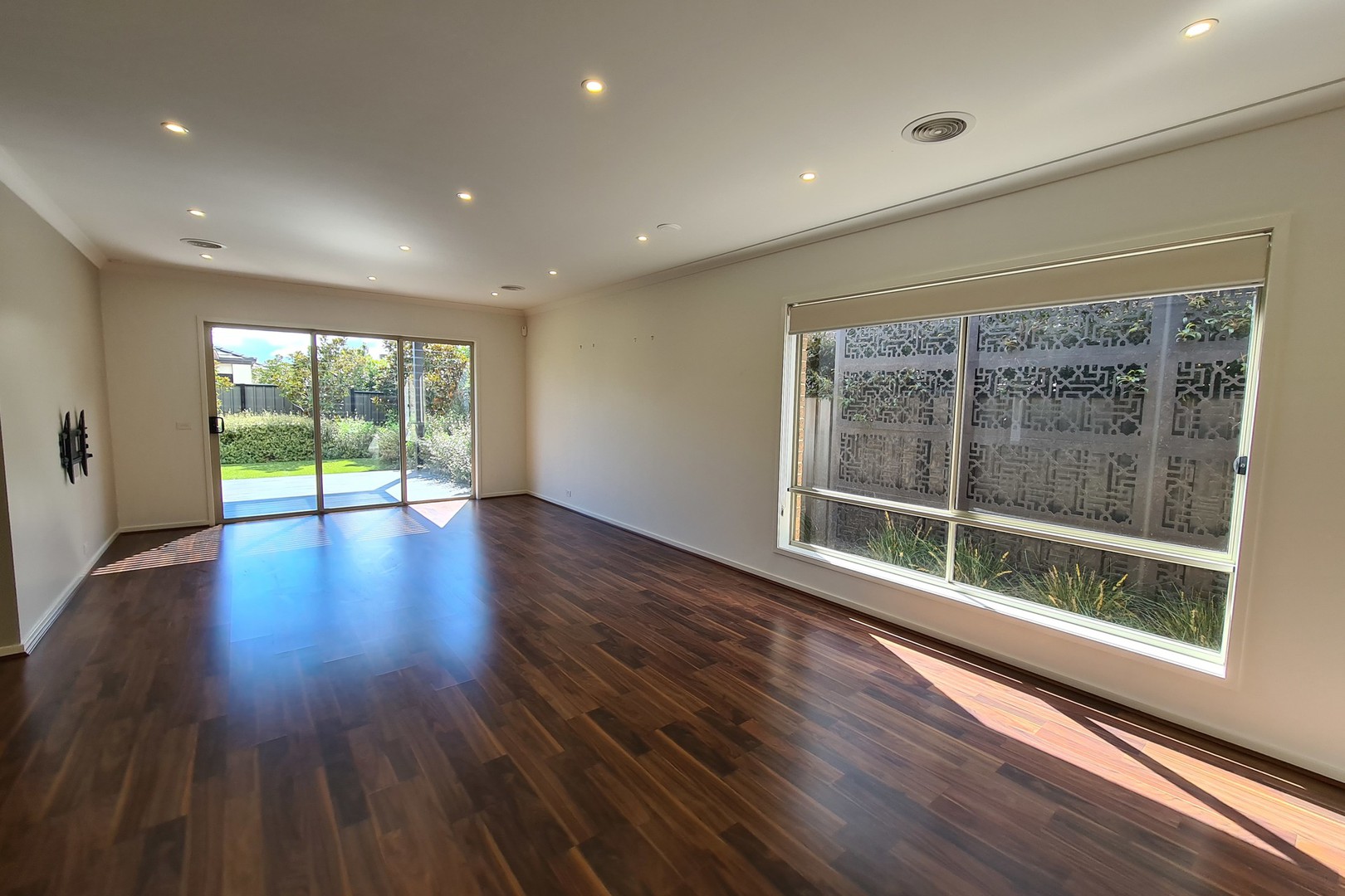 6 Whitfield Crescent, Craigieburn, VIC 3064, Craigieburn - Thumbnail 5