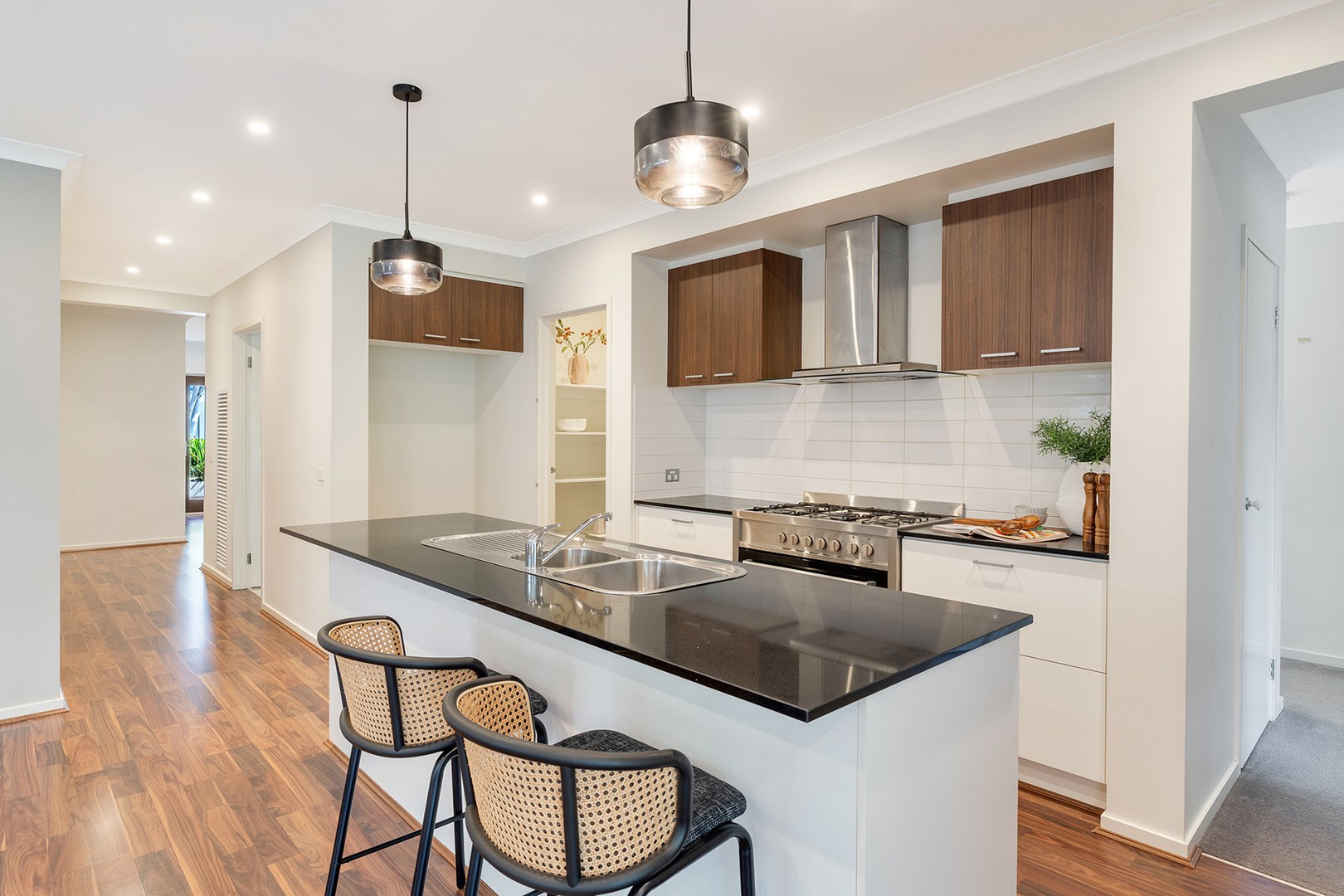 6 Whitfield Crescent, Craigieburn, VIC 3064, Craigieburn - Thumbnail 6