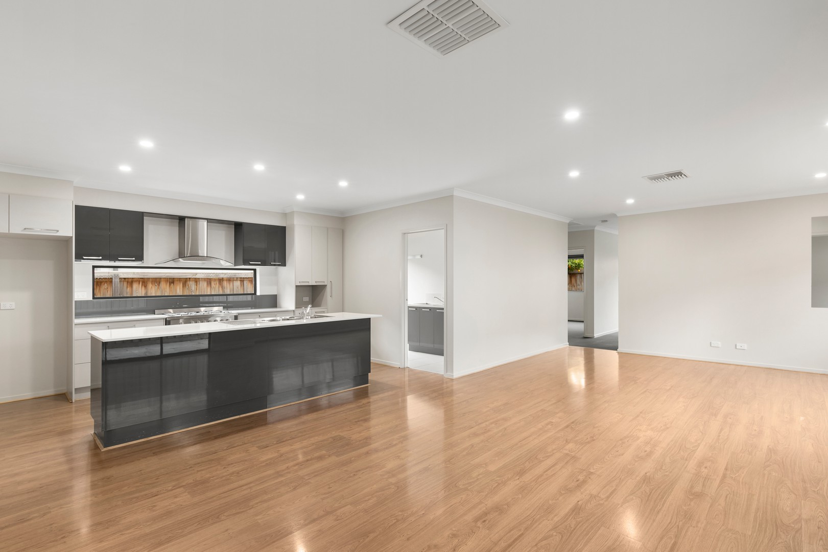 6 Wicybush StreetDoreen, VIC 3754  - Leased, Doreen - Thumbnail 2