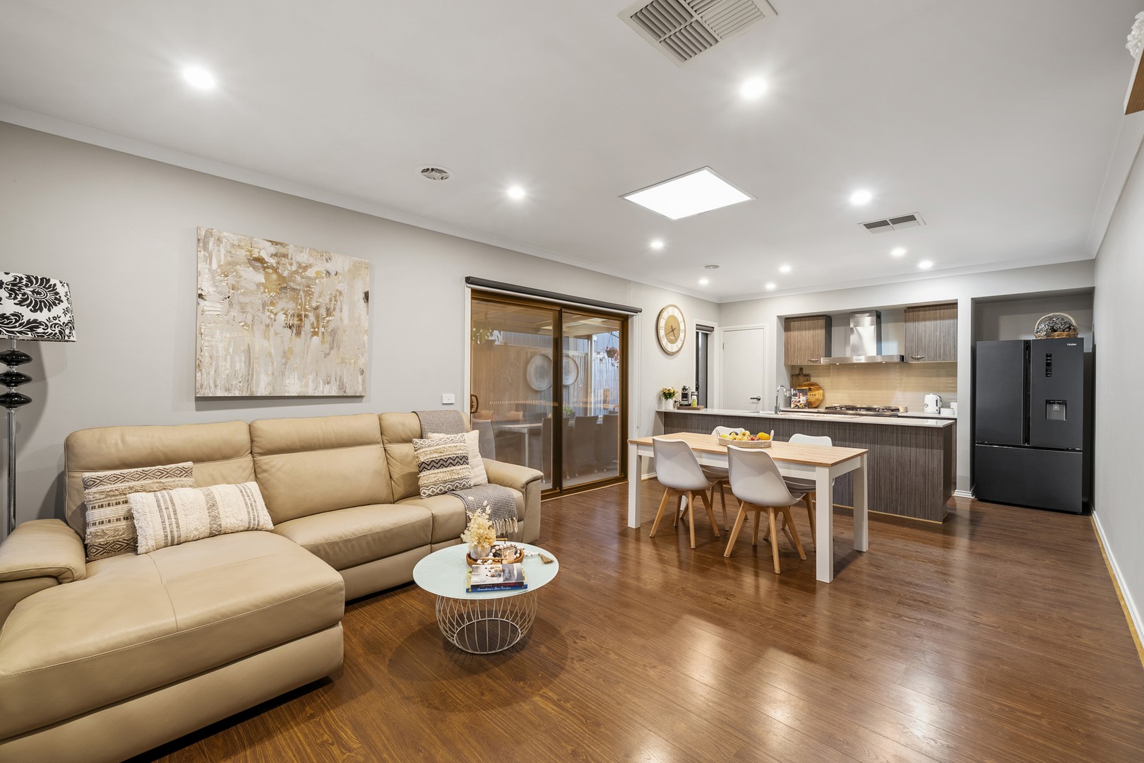 6 Wilde Street, Fraser Rise, VIC 3336 - Thumbnail 2 - 11/06/2026
