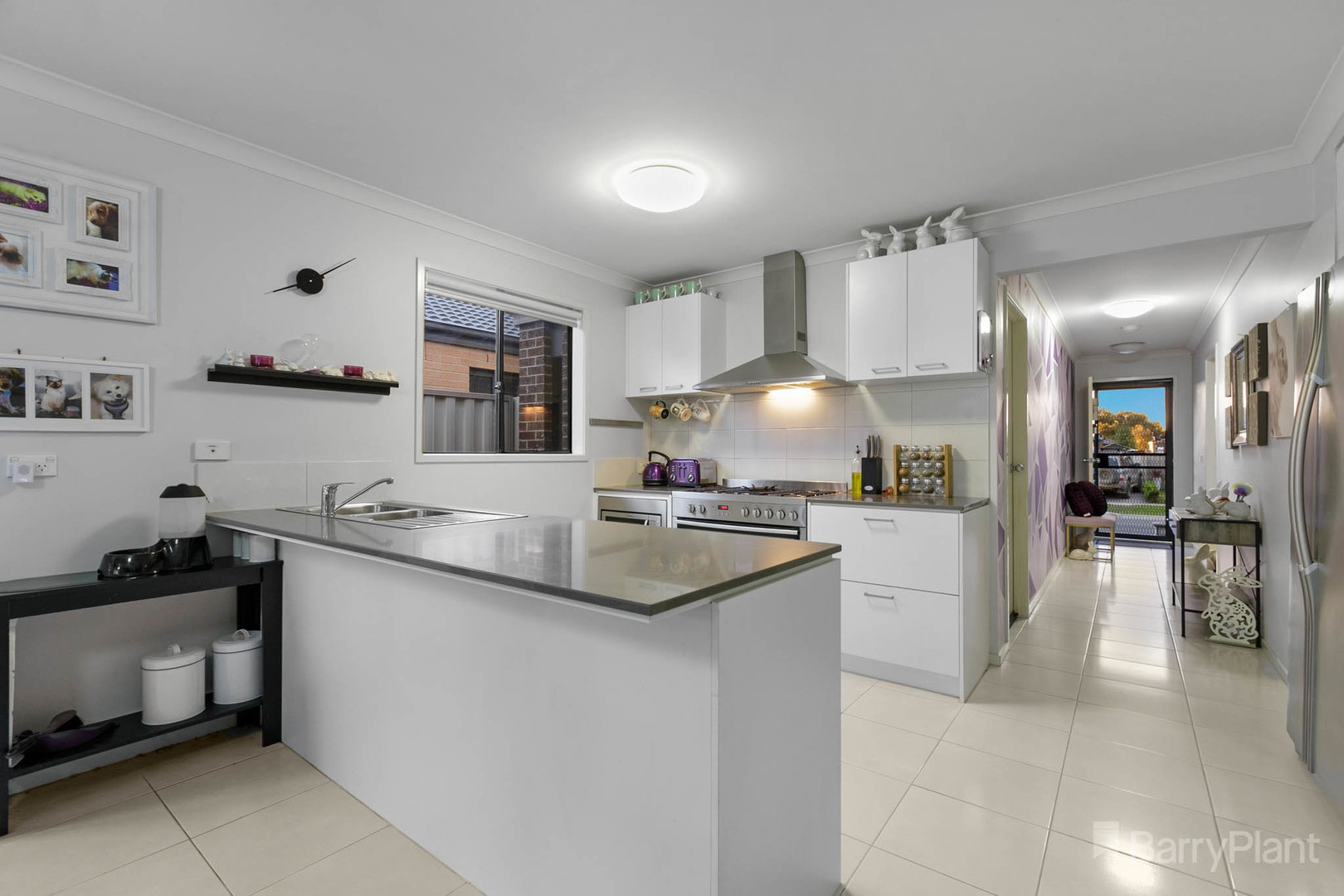 6 Willowtree Drive, Pakenham, VIC 3810, Pakenham - Thumbnail 3
