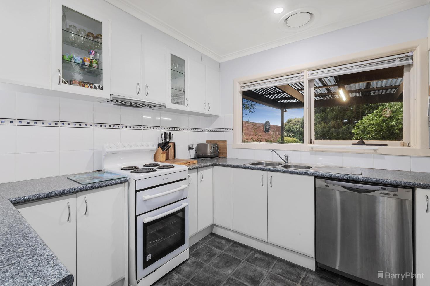 6 Winifred Street, Nunawading, VIC 3131, Nunawading - Thumbnail 3