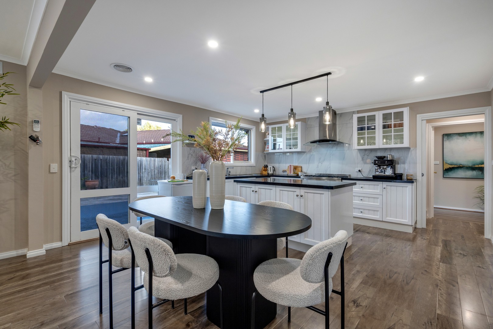 6 Woodlands Court, Craigieburn, VIC 3064, Craigieburn - Thumbnail 5