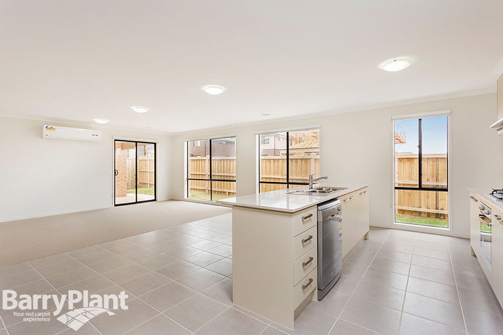 6 Yarkon Way, Point Cook, VIC 3030, Point Cook - Thumbnail 4