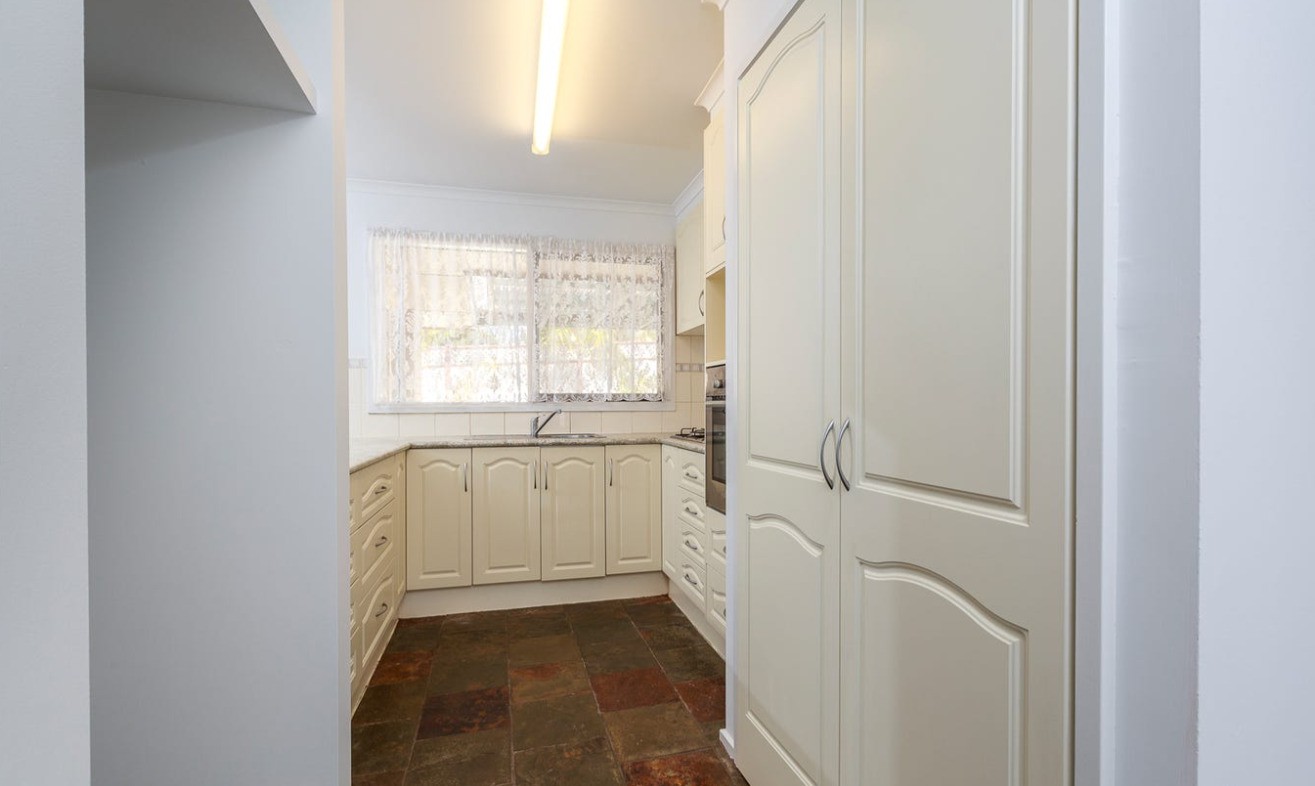 6 Yorkminster Avenue, Wantirna, VIC 3152, Wantirna - Thumbnail 2