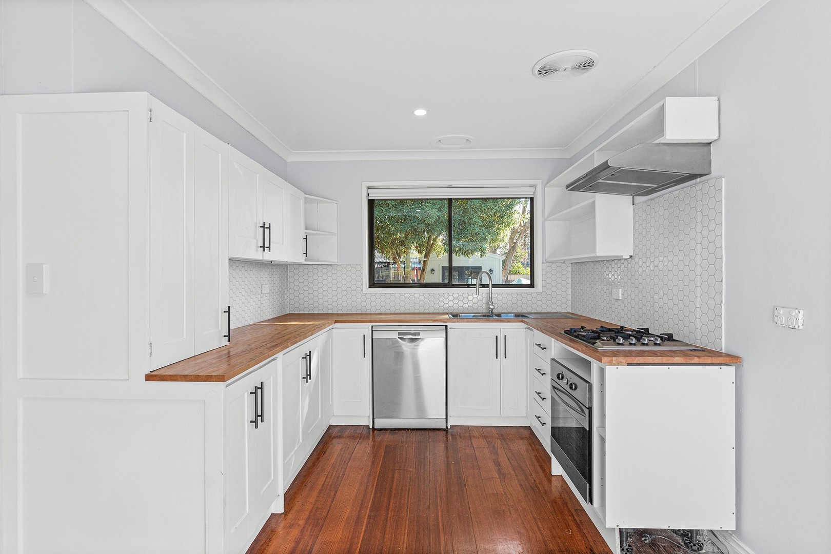 60 Belar Avenue, Frankston, VIC 3199 - Thumbnail 2 - 15/05/2025