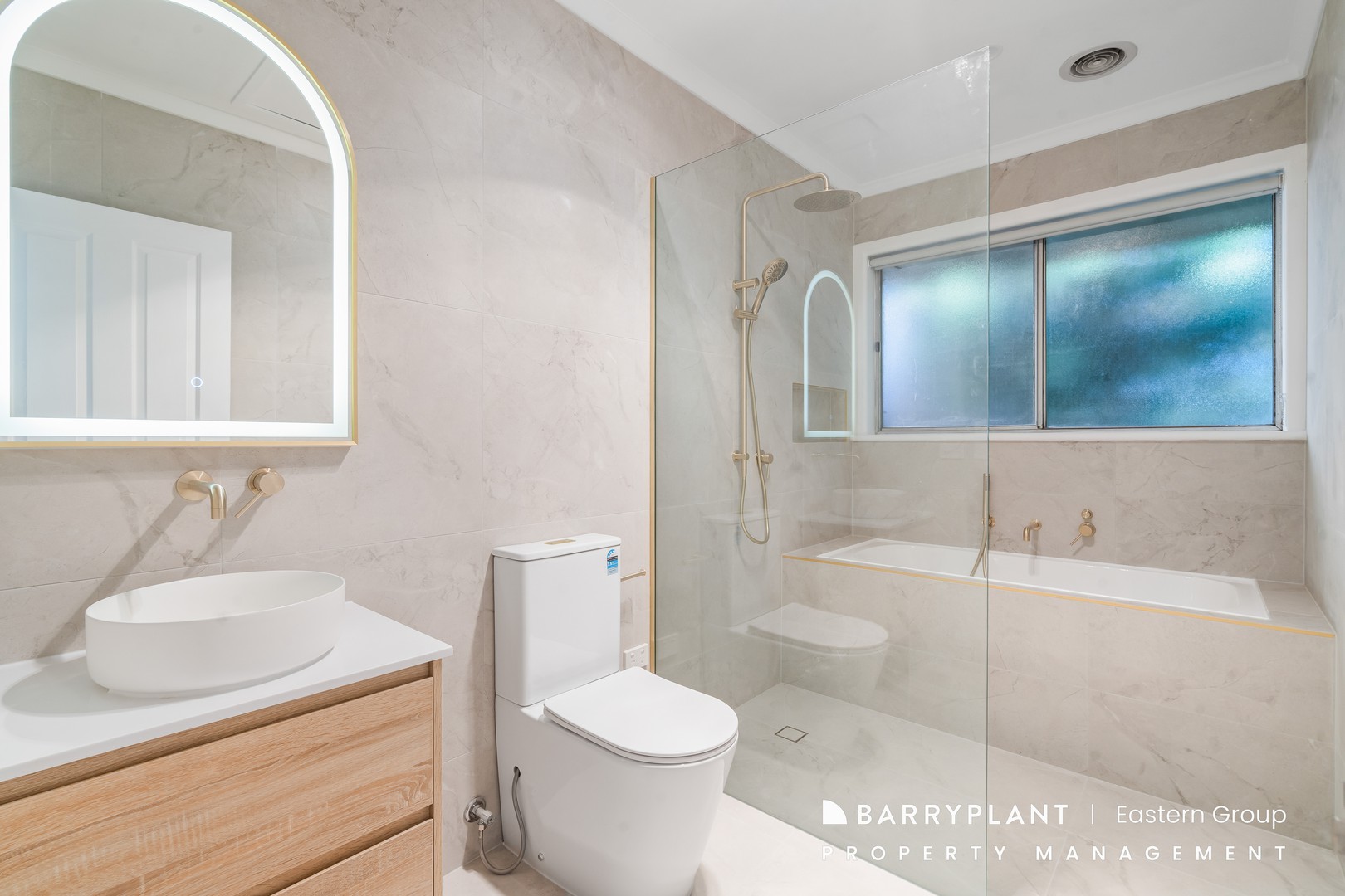 60 Castleton Road, Viewbank, VIC 3084, Viewbank - Thumbnail 2