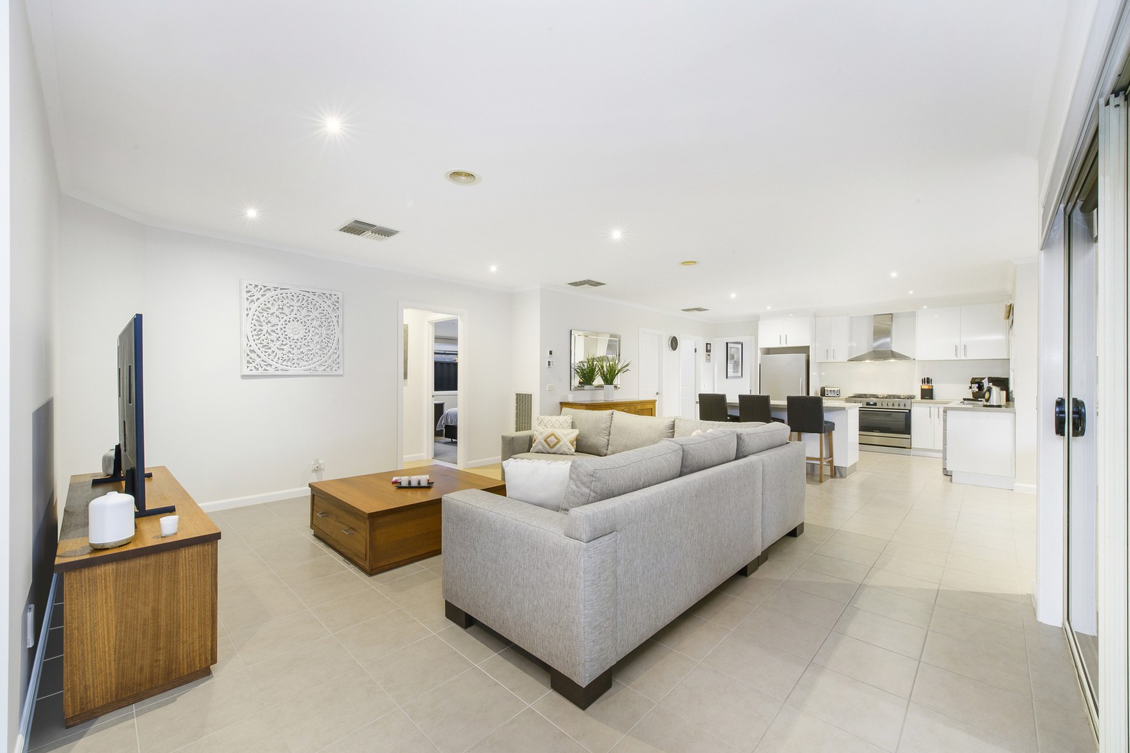 60 Hillcrest Drive, Hillside, VIC 3037, Hillside - Thumbnail 4