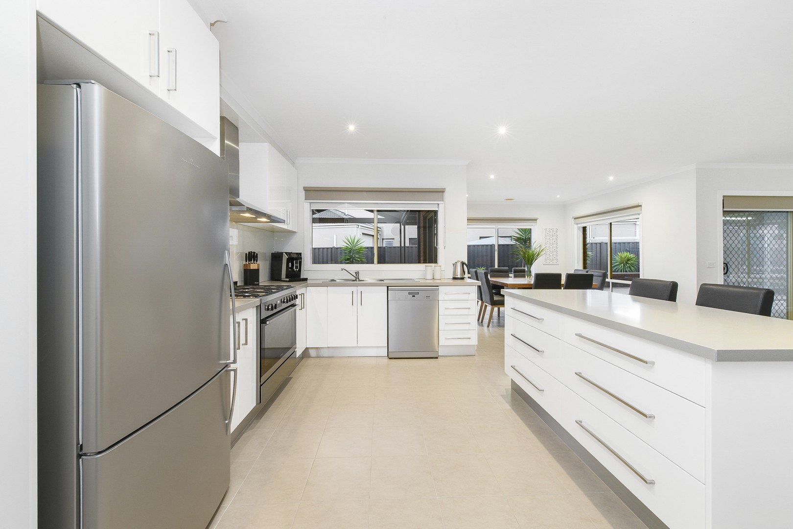 60 Hillcrest Drive, Hillside, VIC 3037, Hillside - Thumbnail 6