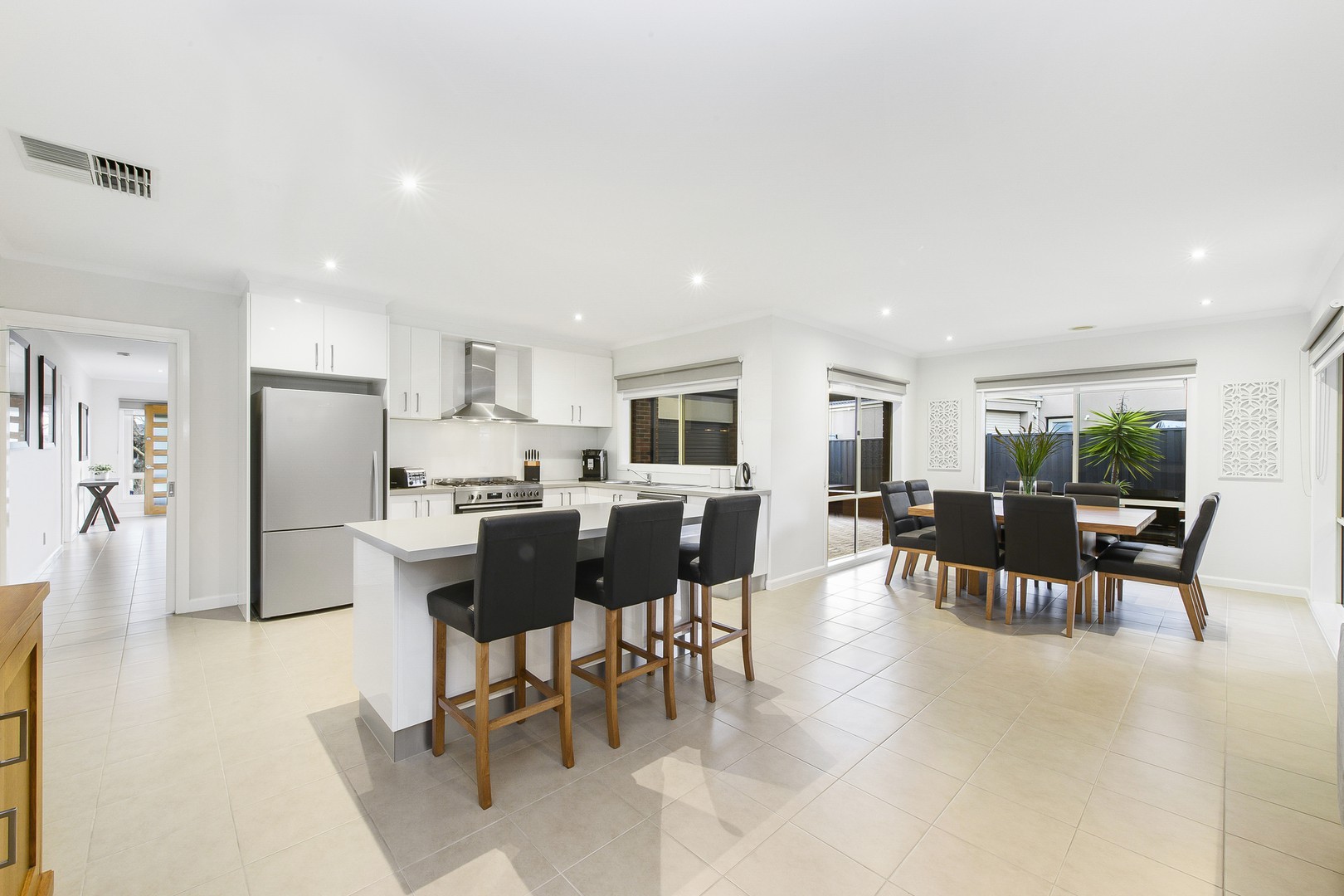 60 Hillcrest Drive, Hillside, VIC 3037, Hillside - Thumbnail 8