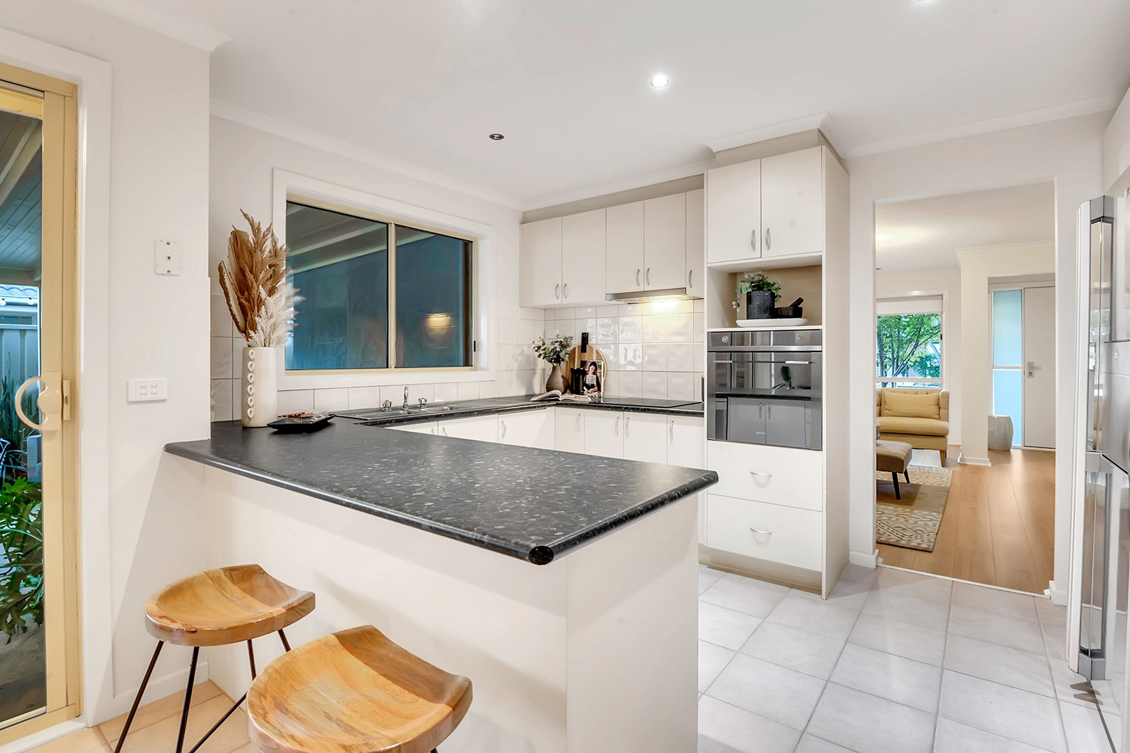 60 Lakes Drive, Craigieburn, VIC 3064, Craigieburn - Thumbnail 2