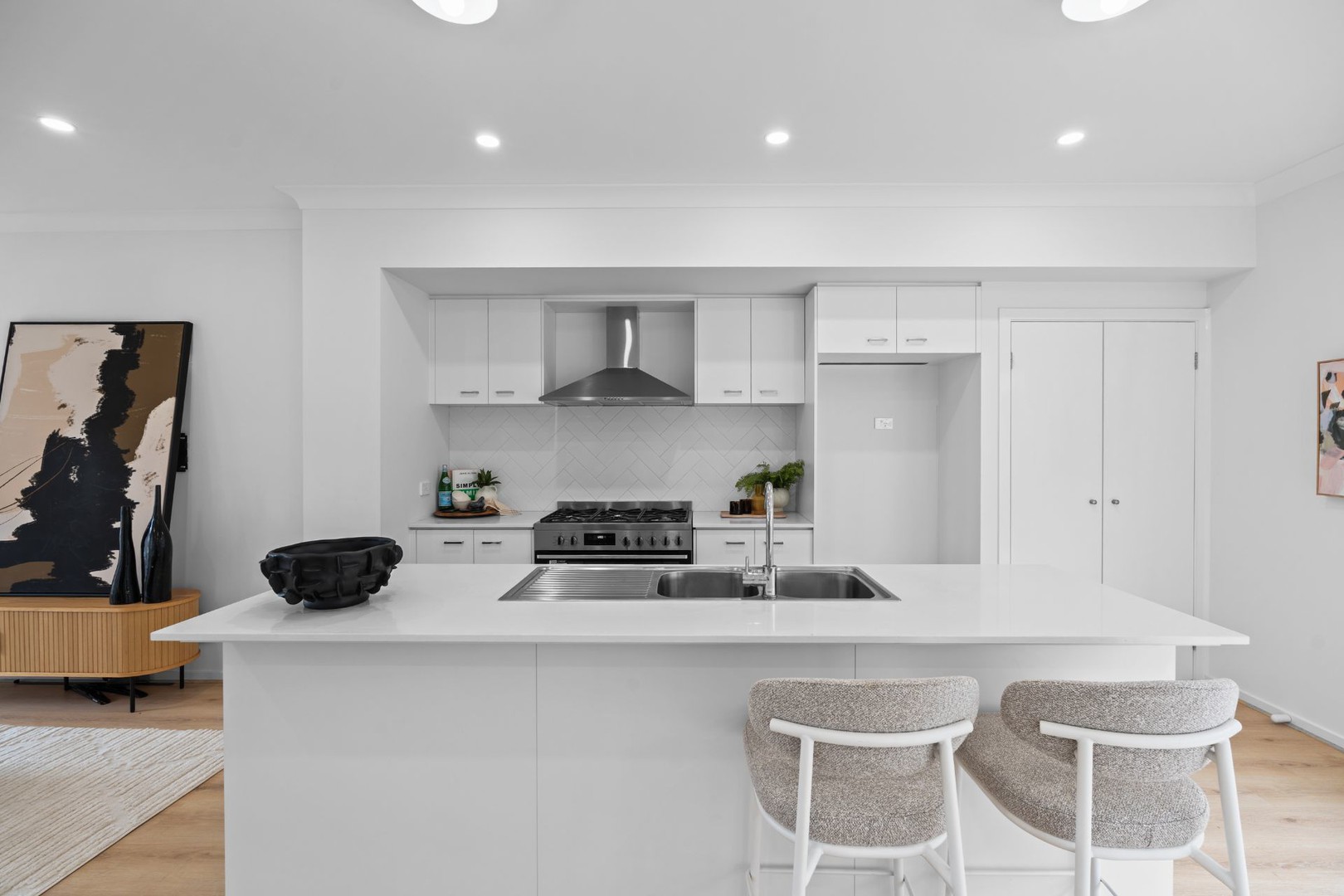 60 Newforest Drive, Aintree, VIC 3336 - Thumbnail 2 - 27/08/2025