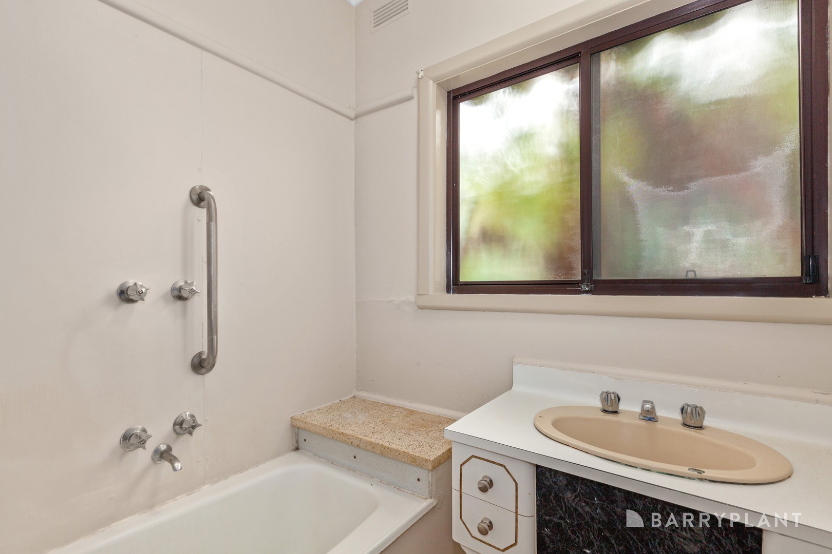 60 Pinniger Street, Broadford, VIC 3658, Broadford - Thumbnail 5