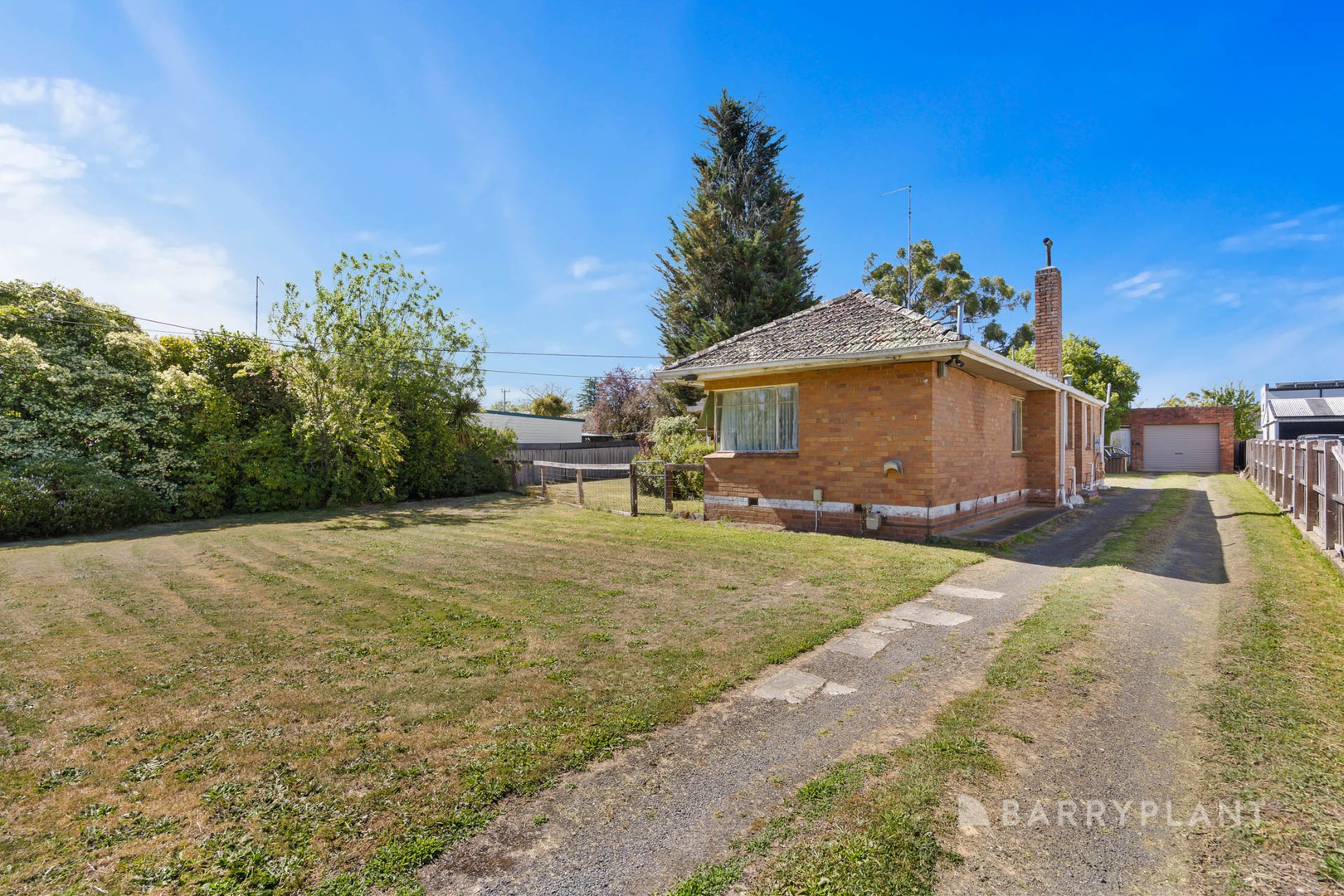 605 Wilson St, Ballarat East, VIC 3350 - Thumbnail 2 - 28/04/2025