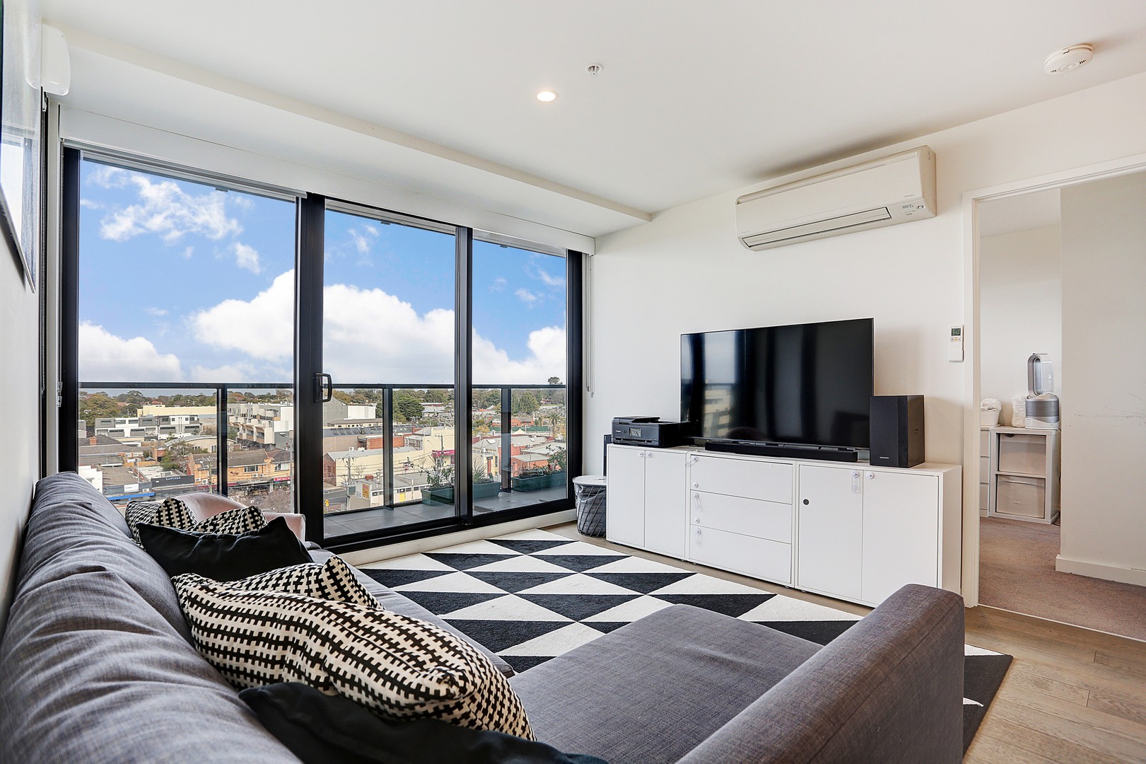 606/6 Railway Road, Cheltenham, VIC 3192, Cheltenham - Thumbnail 2